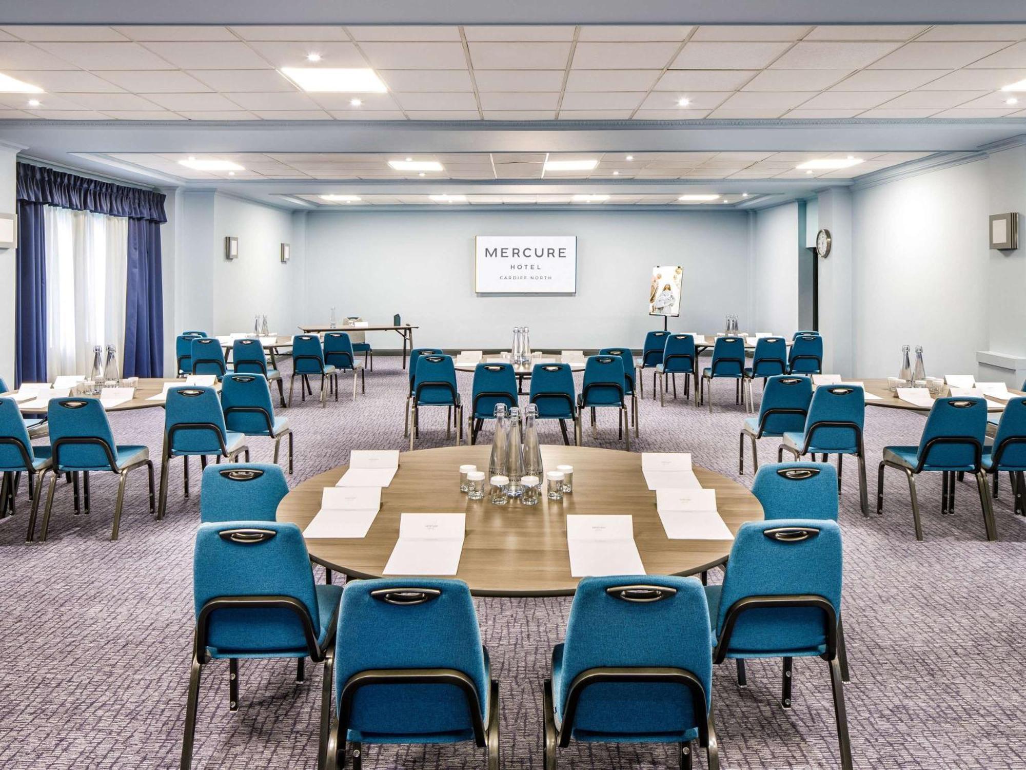 Mercure Cardiff North Hotel Exterior foto